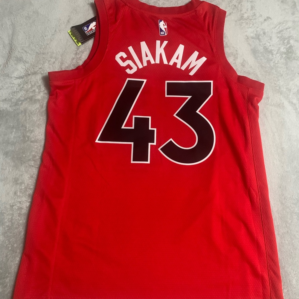 Authentic Nike Raptors Jersey - Picture 6 of 6